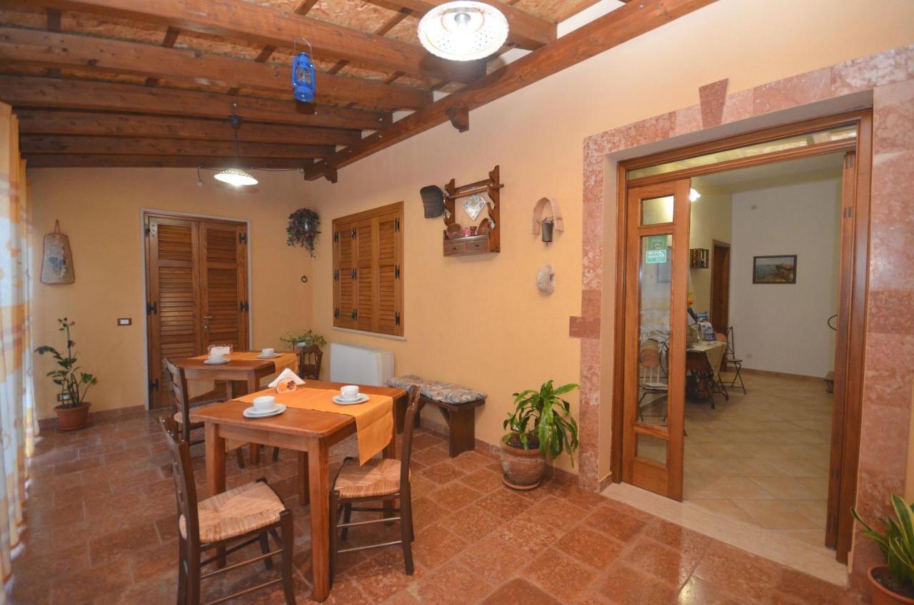 Cascina Degli Ulivi Bed and Breakfast Castelluzzo Buitenkant foto