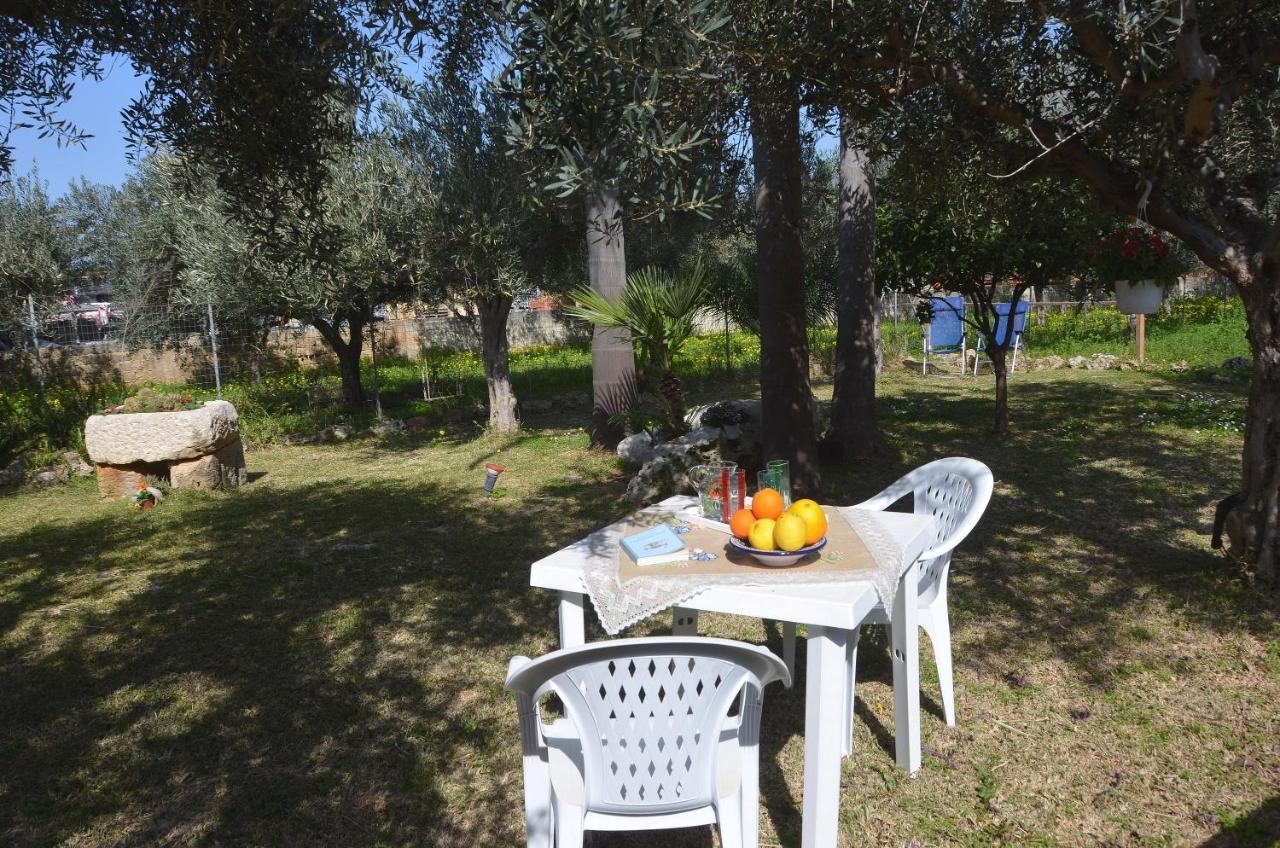 Cascina Degli Ulivi Bed and Breakfast Castelluzzo Buitenkant foto